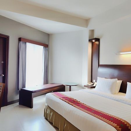 Lombok Garden Hotel Mataram Exterior photo