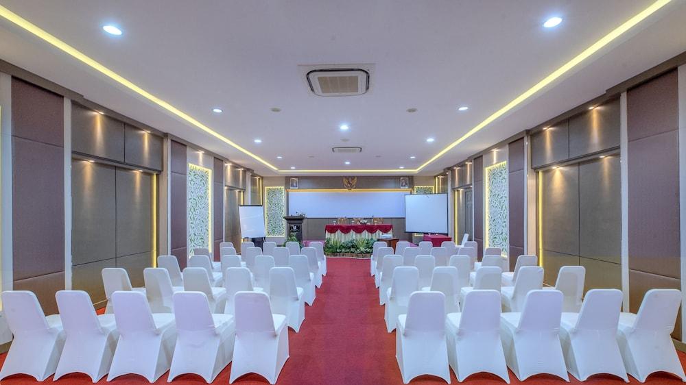 Lombok Garden Hotel Mataram Exterior photo
