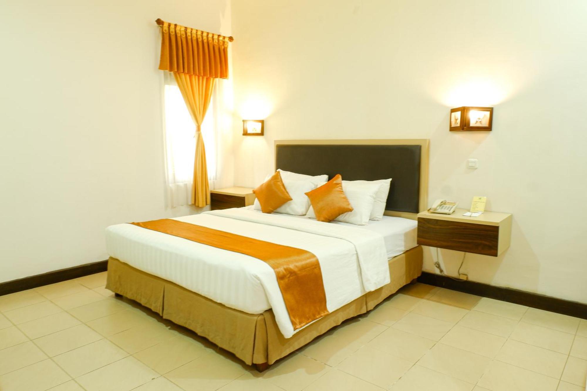 Lombok Garden Hotel Mataram Exterior photo