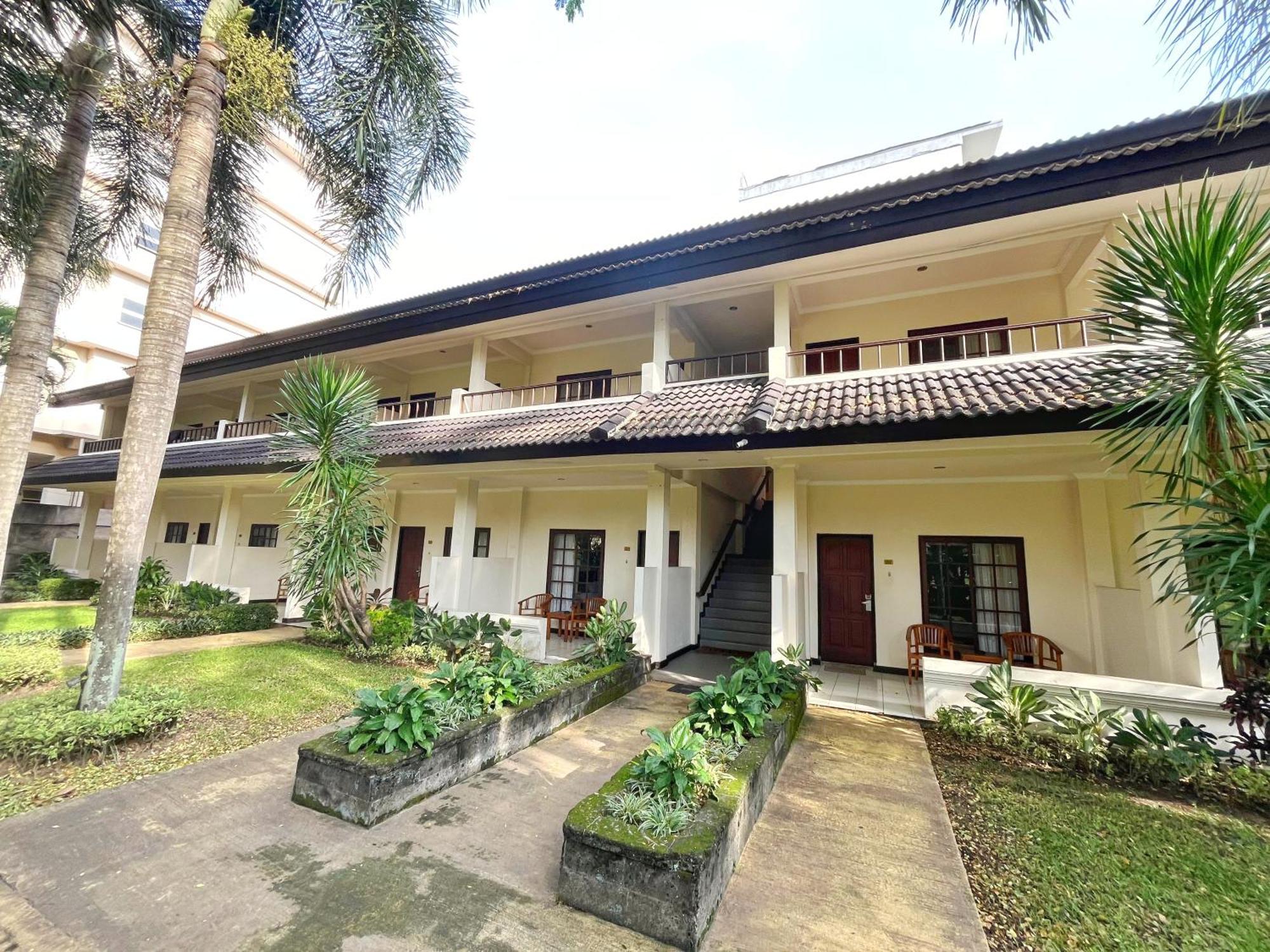 Lombok Garden Hotel Mataram Exterior photo